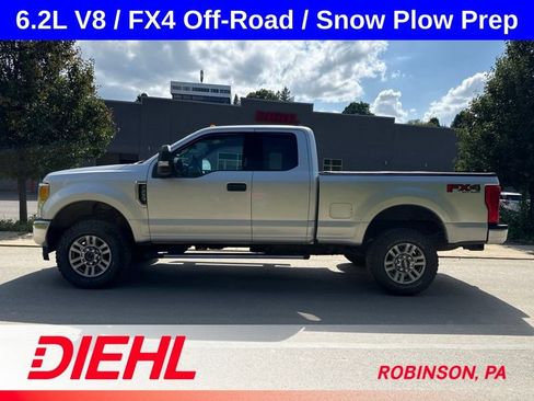 Used 2017 Ford F250 XLT w/ XLT Value Package AWD/4WD image 4