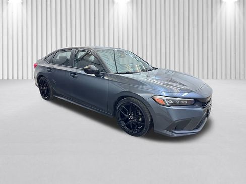 Used 2022 Honda Civic Sport image 2