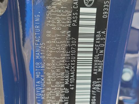 Used 2025 Toyota Camry LE w/ Convenience Package image 30