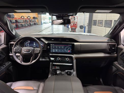 Used 2025 GMC Sierra 1500 AT4 w/ AT4 Premium Package image 16