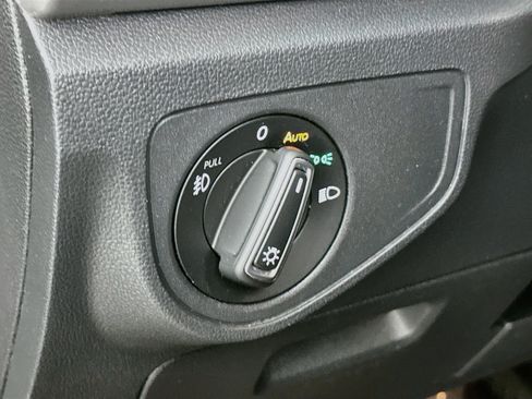 Used 2019 Volkswagen Atlas SEL FWD image 17