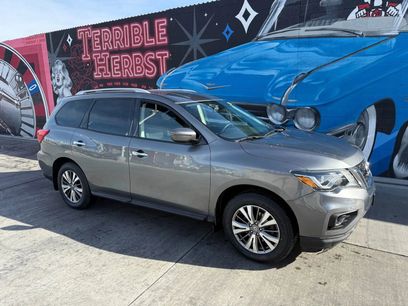 Used 2020 Nissan Pathfinder SV