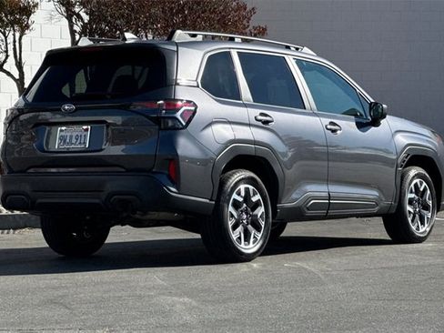 Used 2026 Subaru Forester Premium image 4