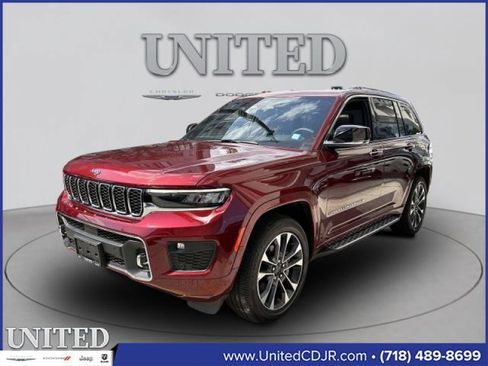 Used 2023 Jeep Grand Cherokee Overland w/ Luxury Tech Group IV image 6