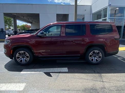 Used 2024 Jeep Wagoneer Series II w/ Flexible Seating Group image 6