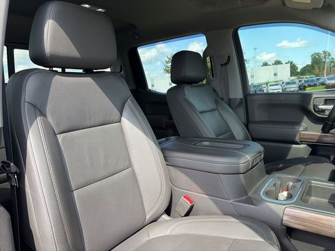 Used 2020 Chevrolet Silverado 1500 LT Trail Boss w/ Midnight Edition AWD/4WD image 31