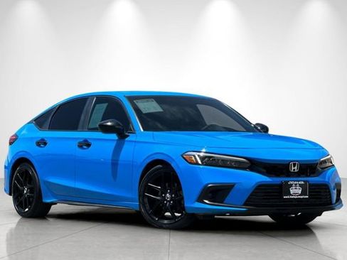 Used 2023 Honda Civic Sport image 2