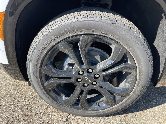 New 2027 Chevrolet Traverse RS w/ LPO, Floor Liner Package AWD/4WD image 10