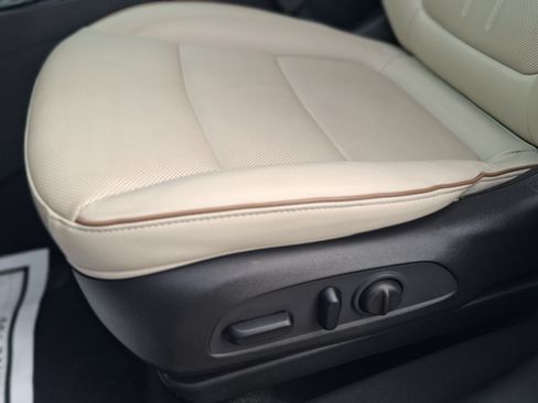 Used 2024 Buick Encore GX Avenir w/ Avenir Technology Package FWD image 18