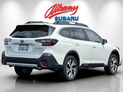 Used 2022 Subaru Outback Limited AWD/4WD image 4
