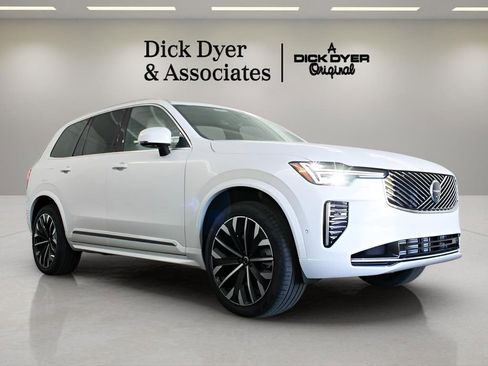 New 2026 Volvo XC90 T8 Plus w/ Protection Package Premier image 10