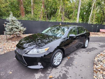 Used 2015 Lexus ES 300h w/ Navigation System Package