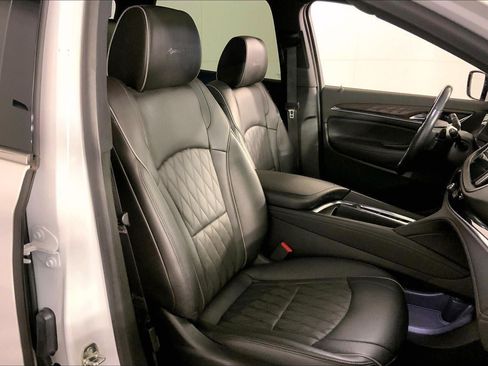 Used 2023 Buick Enclave Avenir w/ Avenir Technology Package AWD/4WD image 7