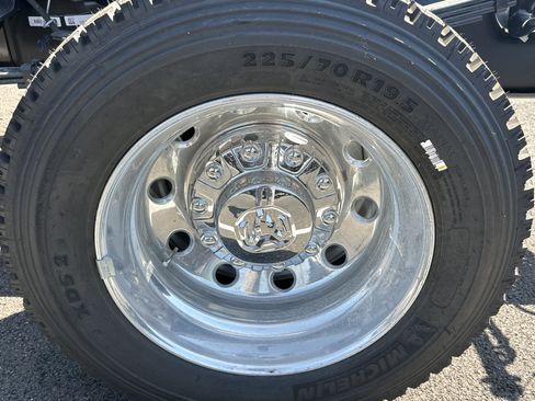 New 2026 RAM 5500 Laramie AWD/4WD image 34