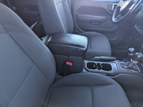 Used 2022 Jeep Gladiator Sport AWD/4WD image 10