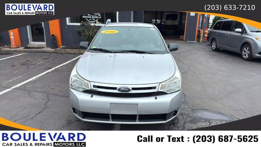 Used 2010 Ford Focus SE FWD image 2