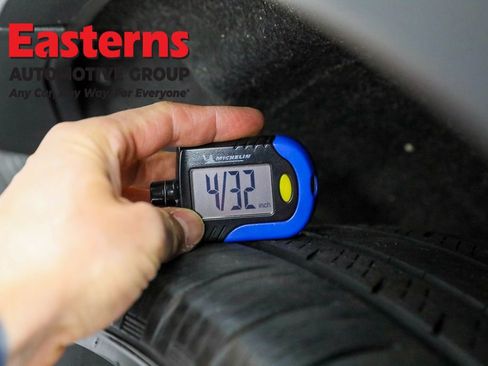 Used 2022 Ford Explorer XLT image 26