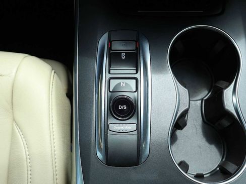 Used 2017 Acura MDX SH-AWD image 17