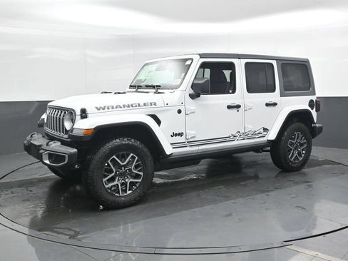 New 2026 Jeep Wrangler Unlimited Sahara w/ Rockslide Package AWD/4WD image 8