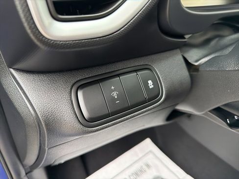 Used 2025 Hyundai Venue SE image 18