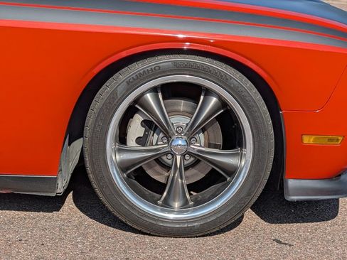 Used 2009 Dodge Challenger R/T RWD image 10