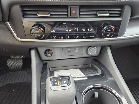 New 2026 Nissan Rogue SV image 10