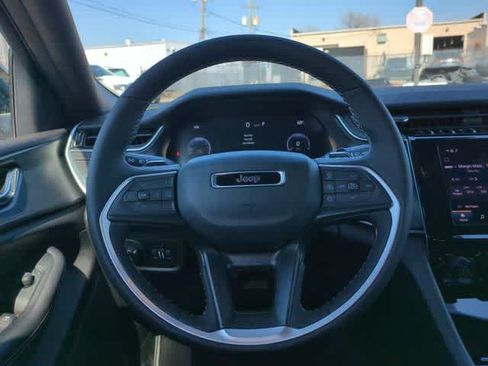 Certified 2025 Jeep Grand Cherokee L Altitude AWD/4WD image 25