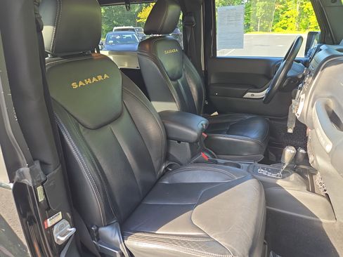Used 2013 Jeep Wrangler Sahara w/ Dual Top Group image 20