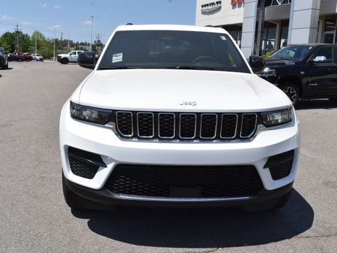 New 2026 Jeep Grand Cherokee Laredo X RWD image 4