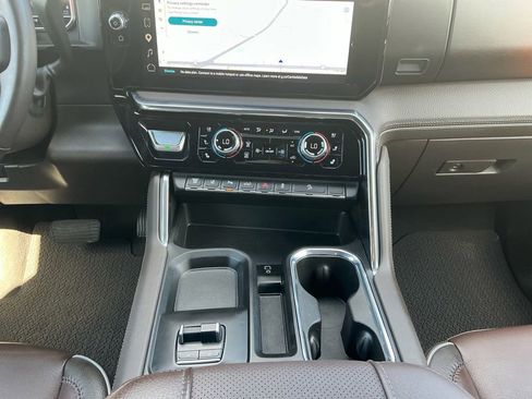 Used 2025 GMC Sierra 2500 Denali w/ Denali Reserve Package AWD/4WD image 20
