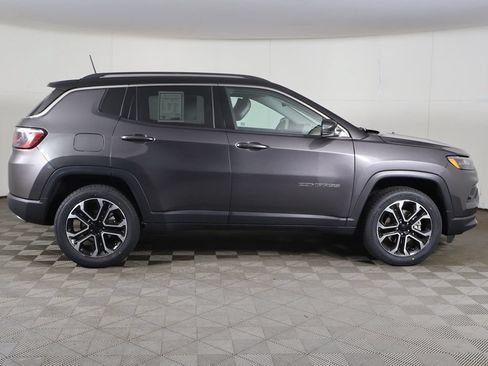 Used 2022 Jeep Compass Limited AWD/4WD image 16