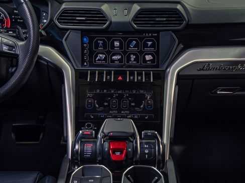 Used 2019 Lamborghini Urus AWD/4WD image 24
