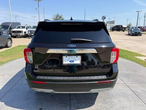 Used 2023 Ford Explorer XLT w/ Equipment Group 202A RWD image 5