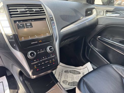 Used 2017 Lincoln MKC Select image 18