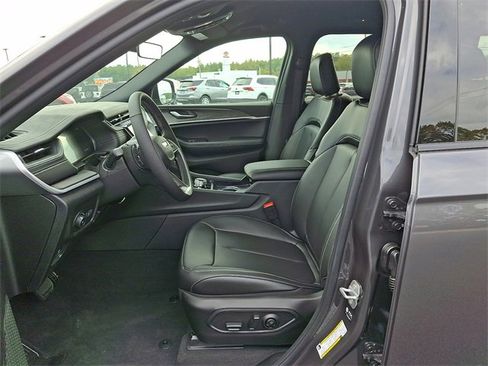 New 2025 Jeep Grand Cherokee L Limited w/ Black Appearance Package image 16