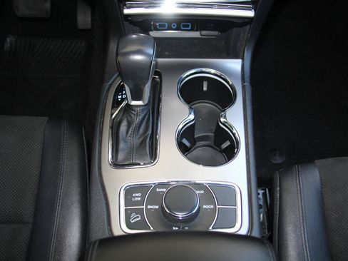Used 2020 Jeep Grand Cherokee Laredo w/ Quick Order Package 2BN North AWD/4WD image 20