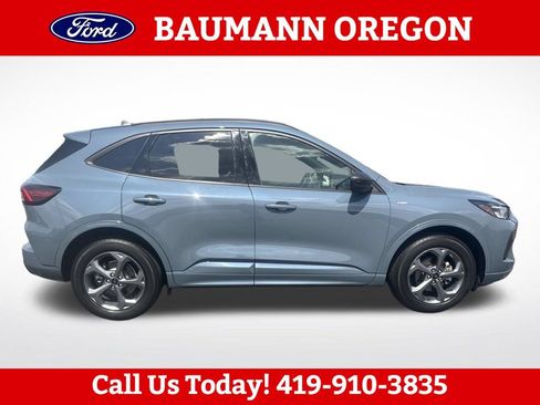 Used 2023 Ford Escape ST-Line w/ Tech Pack #1 AWD/4WD image 2