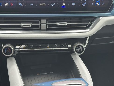 New 2026 Chevrolet Equinox EV LT image 16