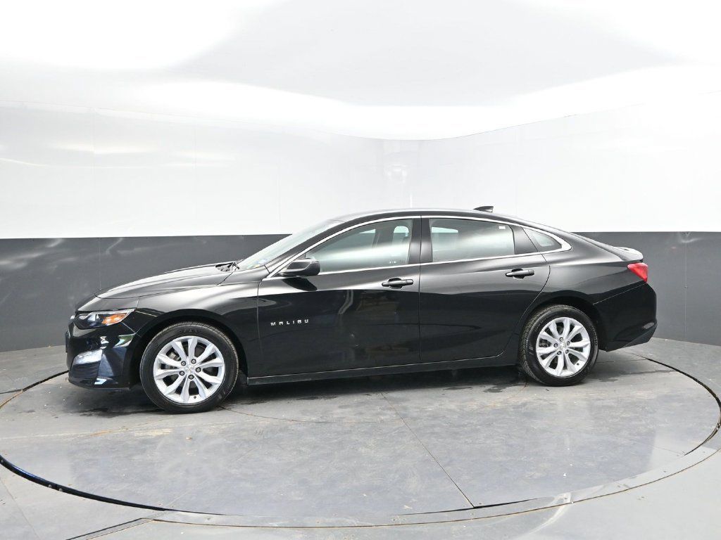 Used 2025 Chevrolet Malibu LT FWD image 4