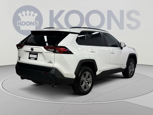 Used 2024 Toyota RAV4 LE AWD/4WD image 20