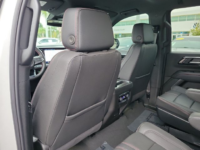 Used 2025 Chevrolet Suburban RST w/ Comfort Package RWD image 10
