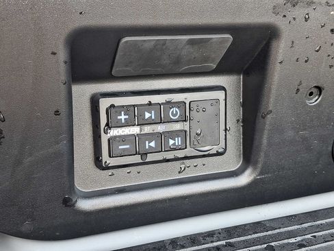 Used 2024 GMC Sierra 2500 AT4X AWD/4WD image 34