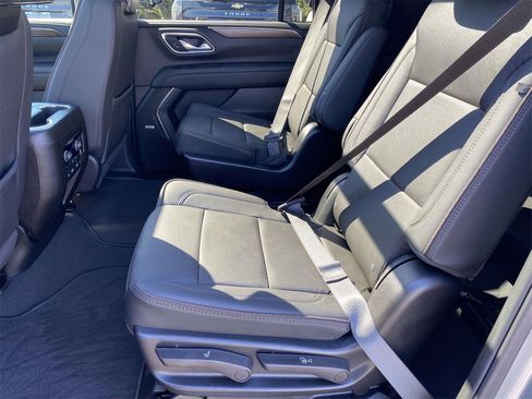 Used 2024 Chevrolet Suburban High Country w/ Advanced Technology Package image 11