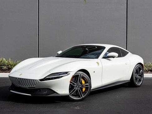 Used 2021 Ferrari Roma RWD image 2