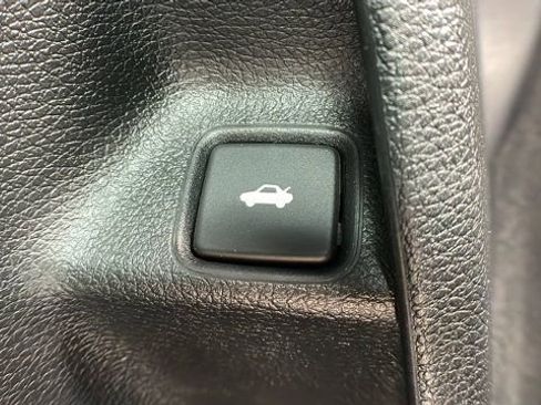 Used 2018 Honda Civic Touring image 18