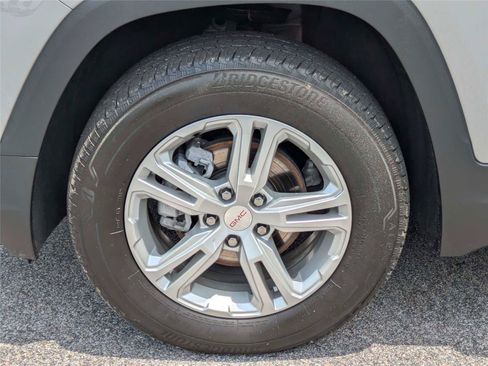 Used 2024 GMC Terrain SLE w/ Driver Convenience Package AWD/4WD image 14