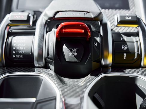 Used 2021 Lamborghini Urus Pearl Capsule image 68