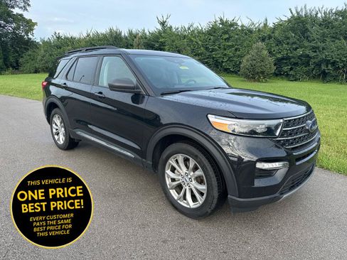 Used 2024 Ford Explorer XLT w/ Equipment Group 202A AWD/4WD image 1