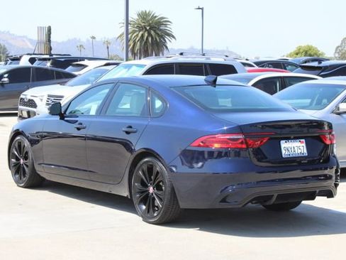 Used 2022 Jaguar XF SE RWD image 19