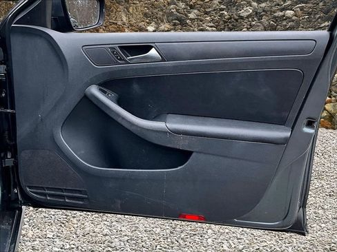 Used 2012 Volkswagen Jetta SE image 17